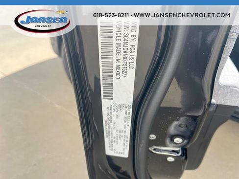 Used 2025 Jeep Compass Sport AWD/4WD image 33