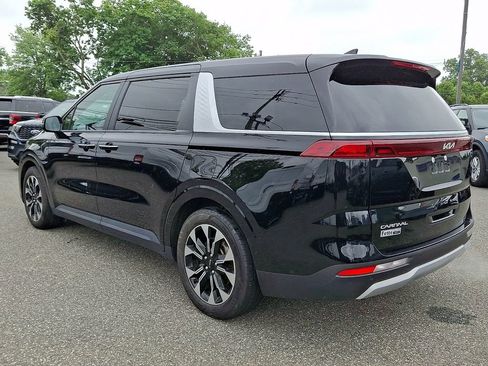 Certified 2024 Kia Carnival EX FWD image 6