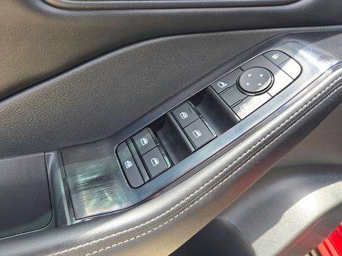 Certified 2025 Nissan Rogue SV FWD image 11