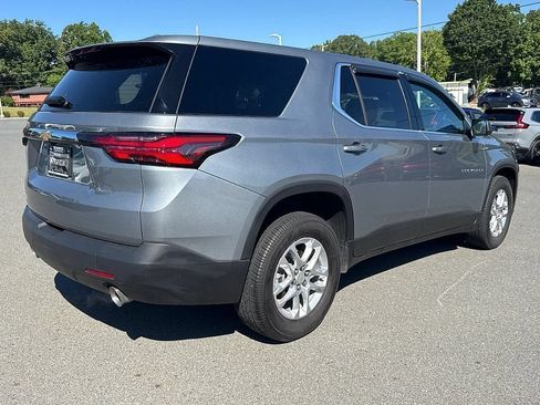 Used 2023 Chevrolet Traverse LS FWD image 3