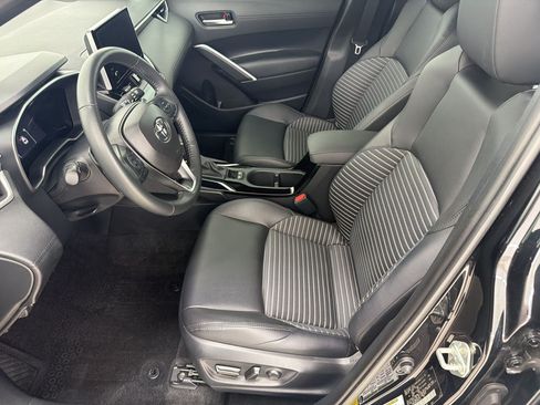 Used 2024 Toyota Corolla Cross AWD Hybrid w/ Convenience Package image 5