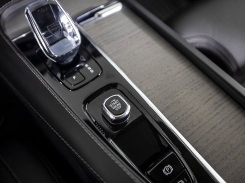 Used 2025 Volvo XC90 T8 Ultra w/ Protection Package image 34