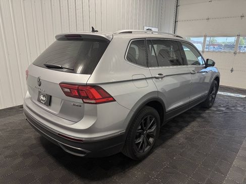 Used 2023 Volkswagen Tiguan SE AWD/4WD image 3