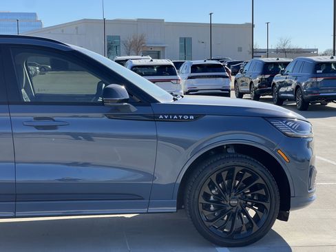 New 2026 Lincoln Aviator Reserve w/ Luxury Package image 12