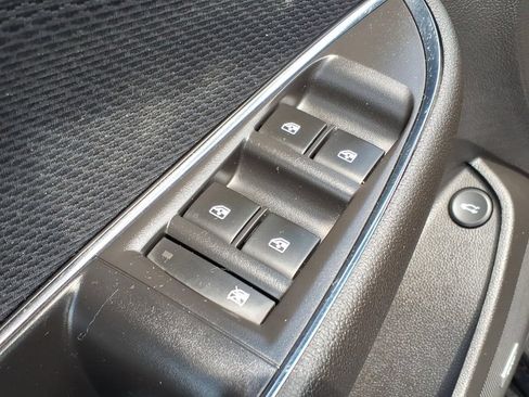 Used 2018 Chevrolet Cruze LT w/ Sun And Sound Package FWD image 18