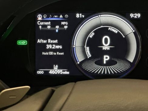 Certified 2022 Lexus ES 300h w/ Premium Package FWD image 27