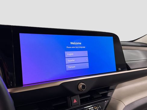 Used 2023 Toyota Crown image 9