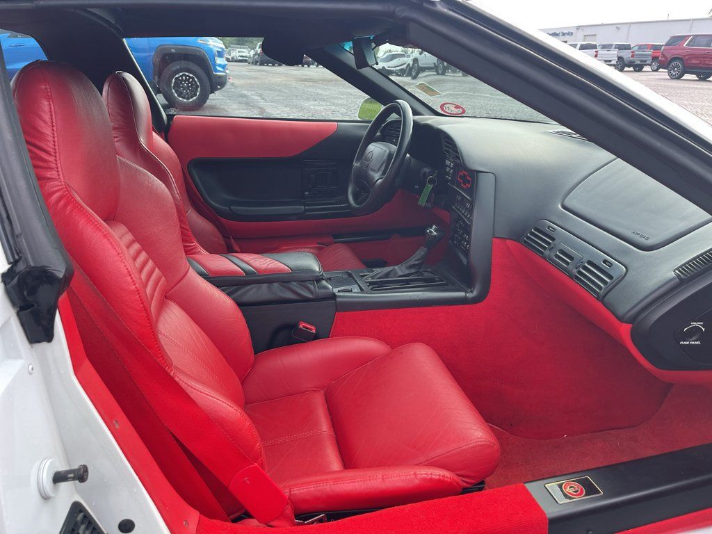 Used 1996 Chevrolet Corvette Coupe RWD image 21