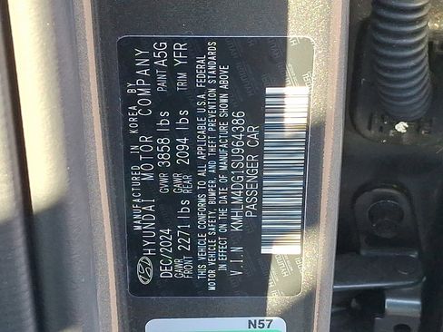 Certified 2025 Hyundai Elantra Sport image 28