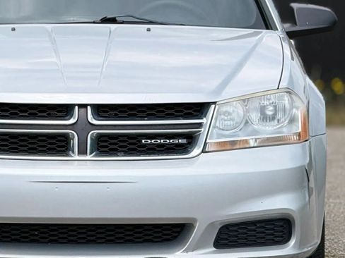 Used 2012 Dodge Avenger SE FWD image 12