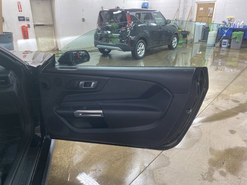 Used 2025 Ford Mustang Coupe RWD image 10