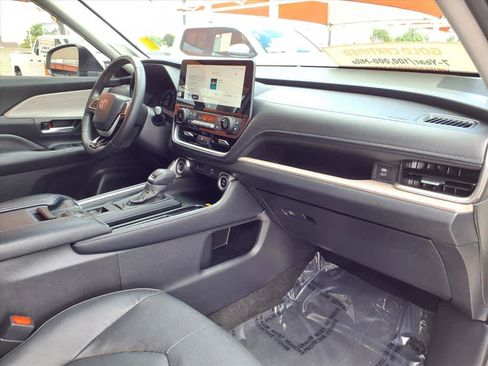 Certified 2024 Toyota Grand Highlander FWD image 23