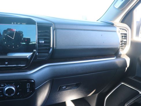 Used 2024 GMC Sierra 1500 SLT image 27