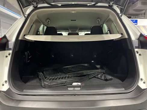 Used 2023 Nissan Rogue S AWD/4WD image 33