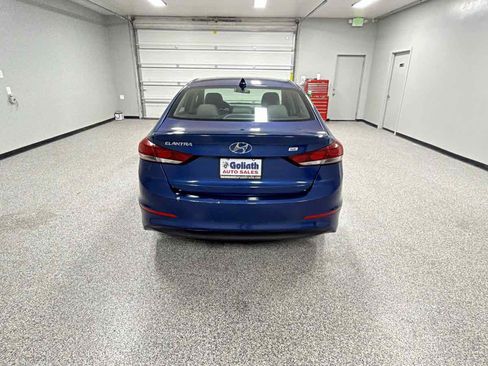 Used 2017 Hyundai Elantra SE image 4