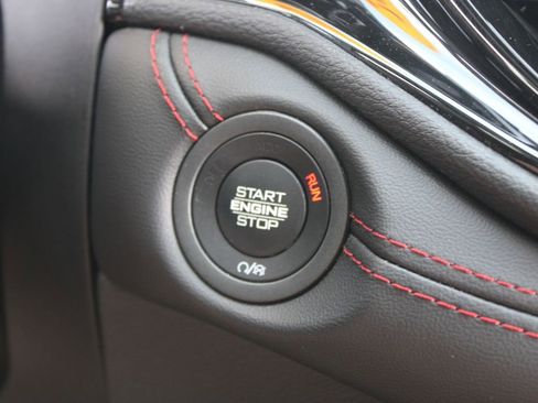 Used 2025 Dodge Durango GT RWD image 34