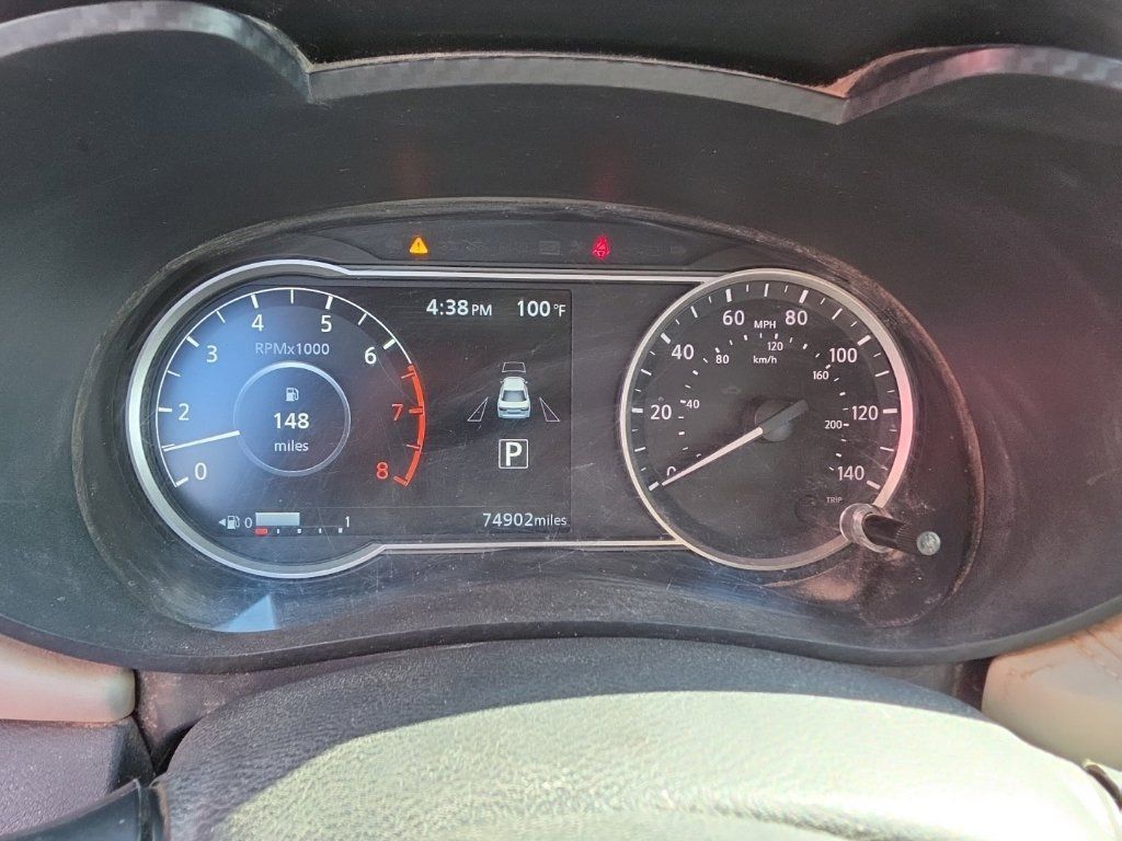 Used 2020 Nissan Versa SV FWD image 1
