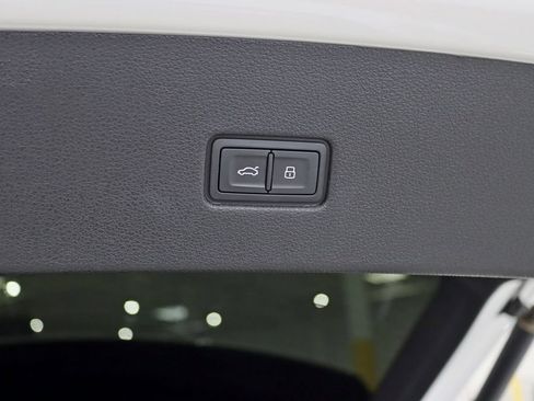 Used 2023 Audi Q8 Premium Plus w/ Premium Plus Package AWD/4WD image 42