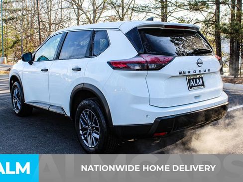 Used 2024 Nissan Rogue S image 4