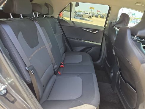 Used 2025 Kia Niro LX FWD image 29
