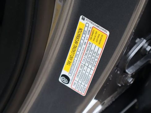 Used 2021 GMC Sierra 1500 SLT RWD image 31