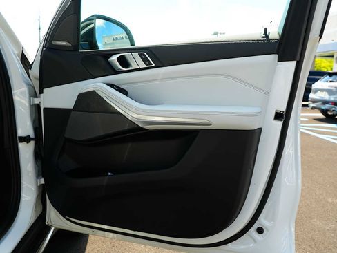 Used 2023 BMW X5 xDrive40i w/ Climate Comfort Package AWD/4WD image 28