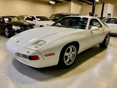 Used 1994 Porsche 928 GTS RWD image 4