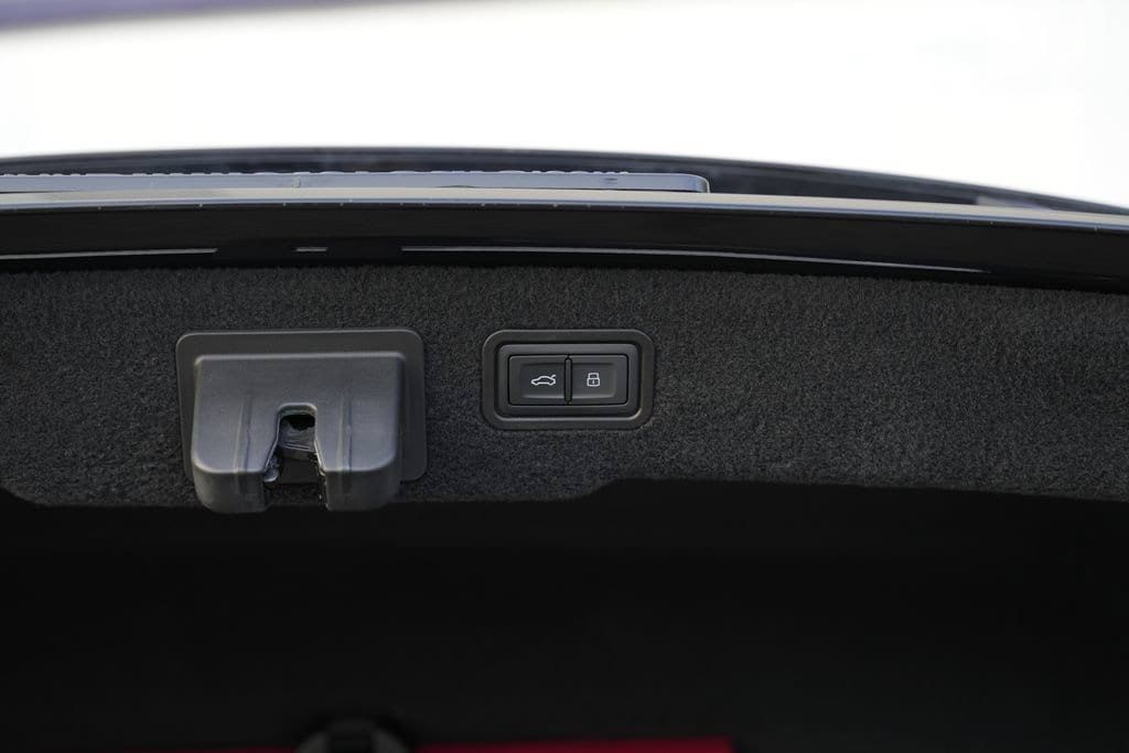 Used 2021 Audi A8 L 4.0T AWD/4WD image 16