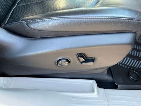 Used 2020 Chrysler Pacifica Touring-L Plus w/ Advanced Safetytec Group FWD image 35