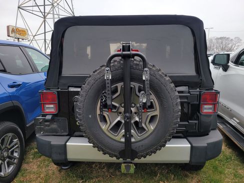 Used 2015 Jeep Wrangler Sahara w/ Connectivity Group image 7