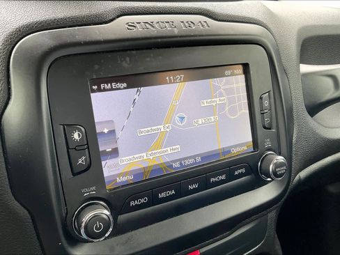 Used 2017 Jeep Renegade Trailhawk AWD/4WD image 31