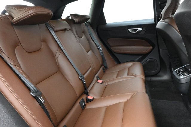 Used 2024 Volvo XC60 B5 Ultimate w/ Protection Package Premier AWD/4WD image 33