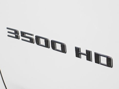 Used 2024 Chevrolet Silverado 3500 LT w/ Convenience Package image 39