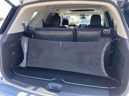 Used 2024 Nissan Pathfinder Platinum image 10