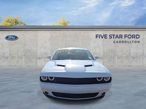 Used 2020 Dodge Challenger SXT w/ Blacktop Package image 4