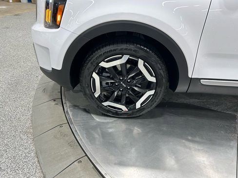 New 2025 Kia Telluride EX image 30