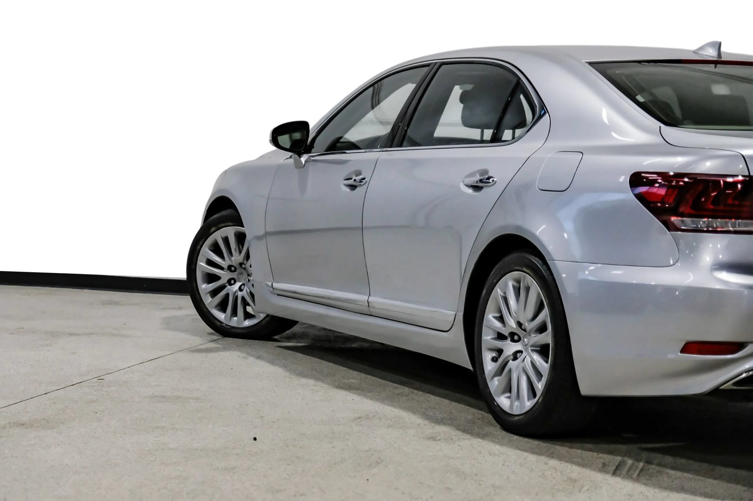 Used 2015 Lexus LS 460 L RWD image 14