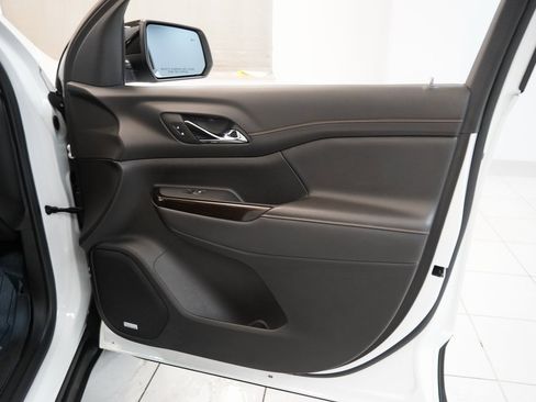 Certified 2023 GMC Acadia AT4 w/ Technology Package image 32