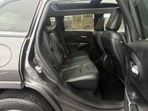 Used 2022 Jeep Cherokee Latitude Lux w/ Sun & Sound Group image 16