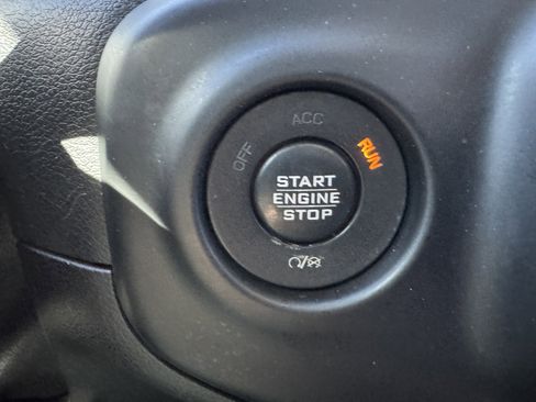 Used 2018 Jeep Wrangler Unlimited Sport S image 29