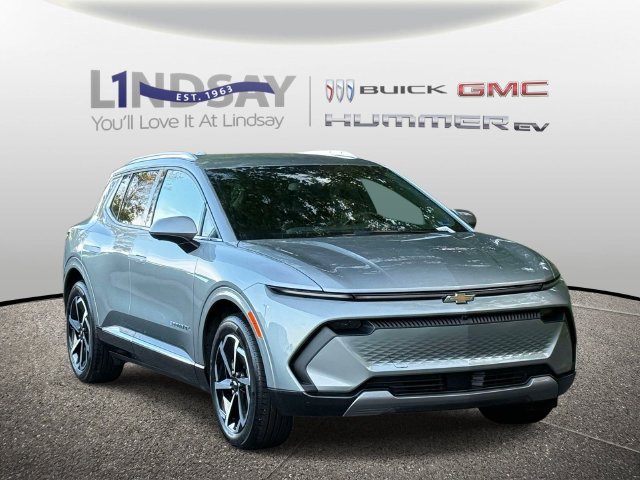 Used 2024 Chevrolet Equinox EV LT FWD image 2