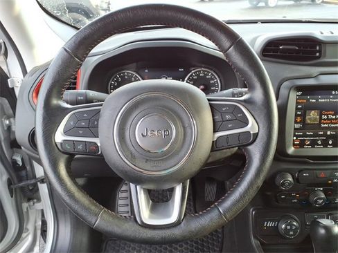 Used 2021 Jeep Renegade Trailhawk image 18