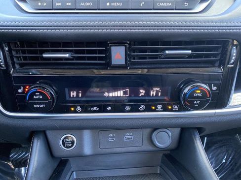 Used 2023 Nissan Rogue SL AWD/4WD image 19