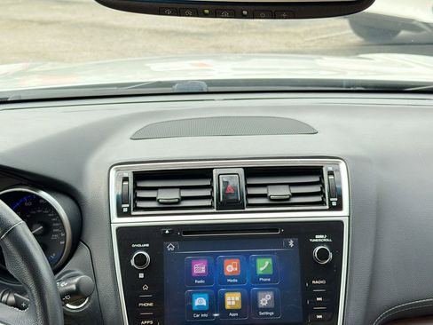 Used 2018 Subaru Outback 2.5i Limited image 18