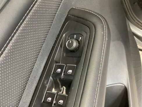 Used 2024 Volkswagen Atlas Cross Sport SE AWD/4WD image 20