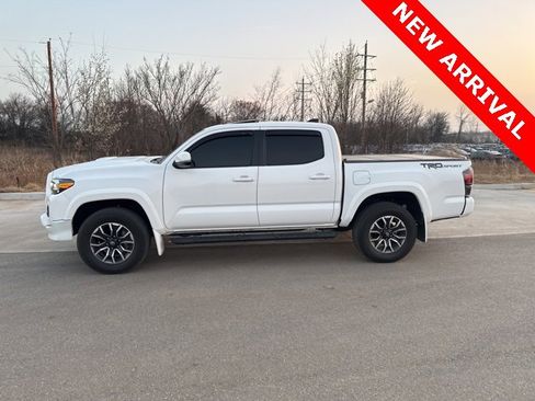Used 2022 Toyota Tacoma TRD Sport w/ TRD Premium Sport Package image 6