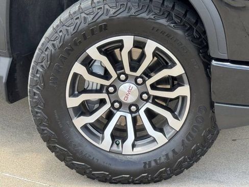 Used 2023 GMC Sierra 1500 AT4 w/ AT4 Premium Package AWD/4WD image 36
