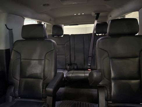 Used 2016 Chevrolet Suburban LT image 9