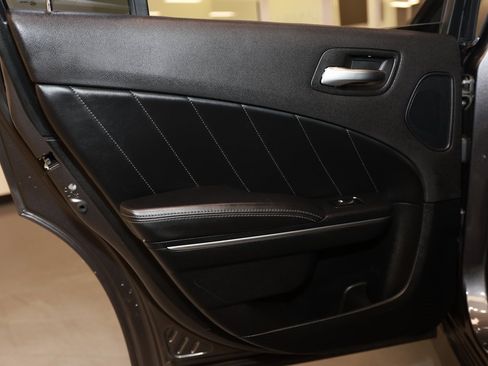 Used 2016 Dodge Charger R/T Scat Pack w/ Technology Group image 21