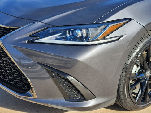 Used 2023 Lexus ES 350 F Sport image 6